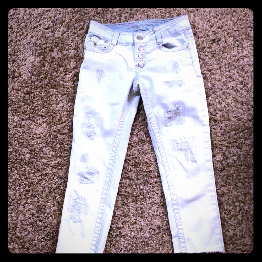 Almost Famous crop jeans